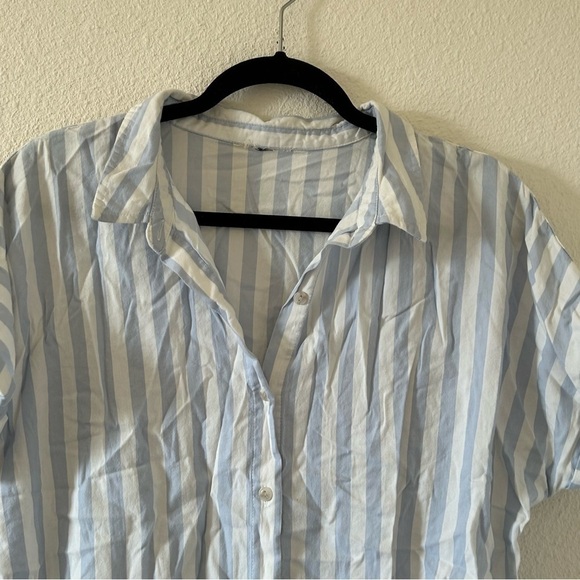 Striped Dome sleeves Botton Up Collar Top Women fits Medium - Picture 3 of 5